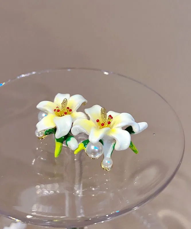 Cute White Alloy Floral Glazed Enamel Stud Earrings WH015